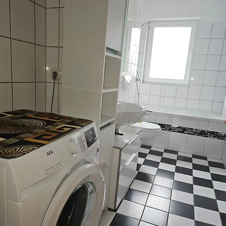 Kaethe-kollwitz - Strasse 54, F3 *