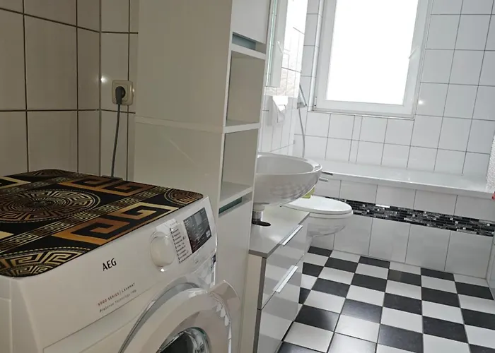 Kaethe-kollwitz - Strasse 54, F3 *